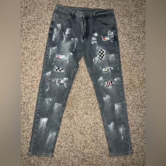 NWOT‼️ Men Distressed graphic Jeans 36 - Picture 2 of 5